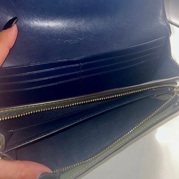 NWOT COACH Limited Edition Green and Gold Leather Long Wallet - Picture 3 of 7
